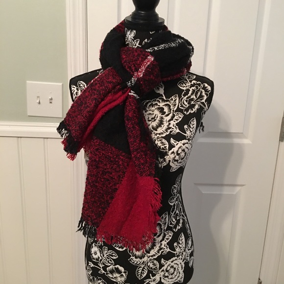 Red/Black Plaid soft and cozy scarf & wrap - Picture 4 of 6